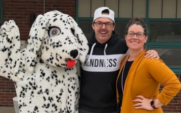 Bad Brgr owner shows up at McClelland school to donate for schoolkids' lunches