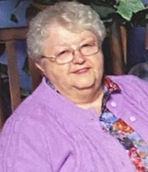 Nancy Saltzman ... ran Lilac Mall Christmas kiosk; at 88