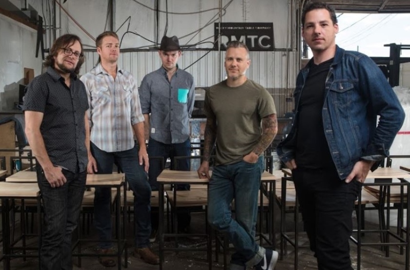 Grammy chasing bluegrass band Infamous Stringdusters take ROH stage in Jan.